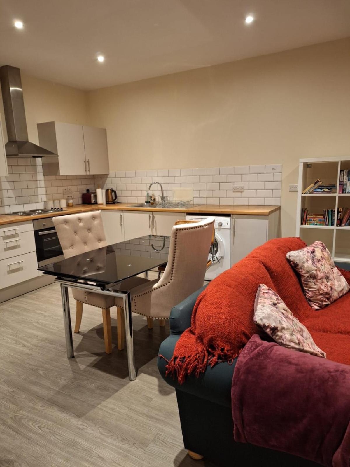 Fabulous Home From Home - Central Long Eaton - Lovely Short-Stay Apartment - High Speed Fibre Optic Broadband Internet - High Speed Streaming Possible Suitable For Working From Home And Students Very Spacious Free Parking Nearby Exterior foto
